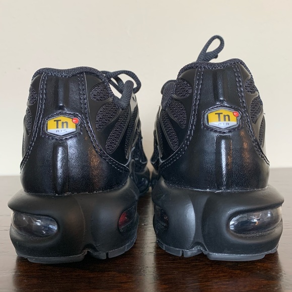 Nike Air Max Plus Triple Black - Picture 3 of 8